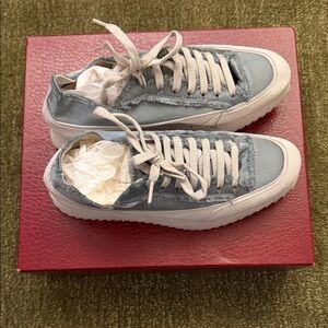 Stylish Blue Sneakers with White Soles